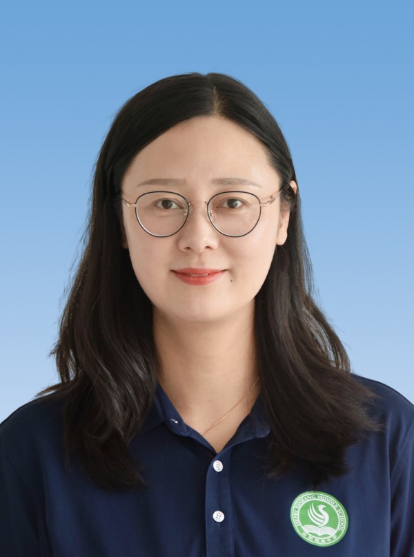 圣坤花  历史教师