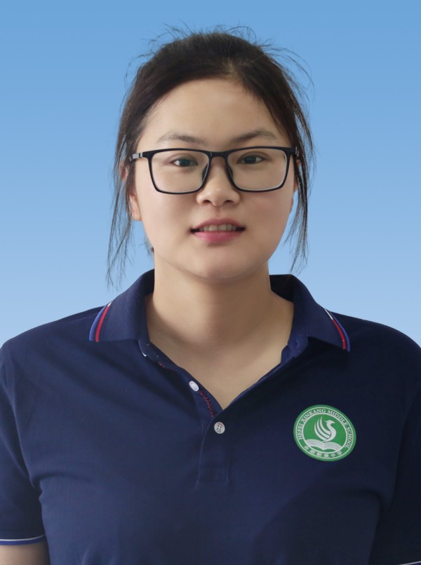 章小易  化学教师